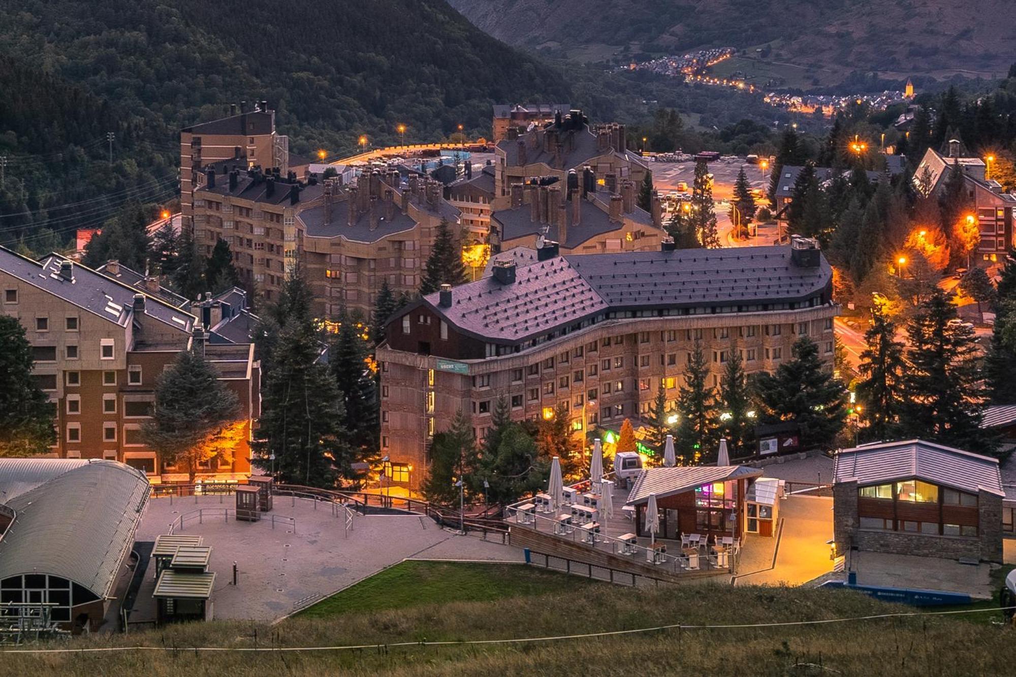 Tuc Blanc Hotel Baqueira Beret Buitenkant foto